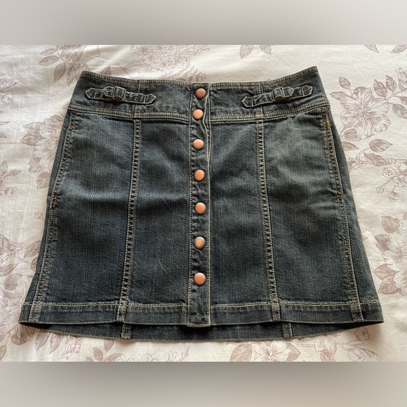 GAP Y2K Full Snap Denim Low Rise Mini Skirt 10 Cotton Pocketless Preppy Bratz - Picture 1 of 9